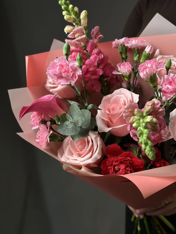 Сборный букет «Элегия розы»