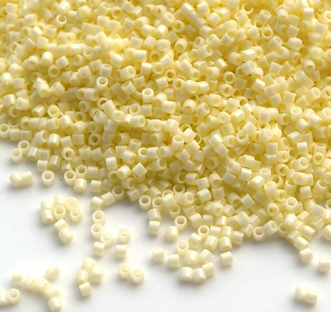DBS-1491 Бисер цилиндрический Миюки делика 15/0 /Miyuki delica 15/0 Opaque Pale Yellow