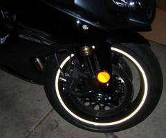 Светоотражающая наклейка на обод колеса