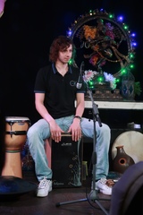 Урок игры на кахоне по скайпу