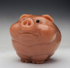 Поросенок из белореченского кварцита