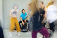 Урок игры на кахоне по скайпу