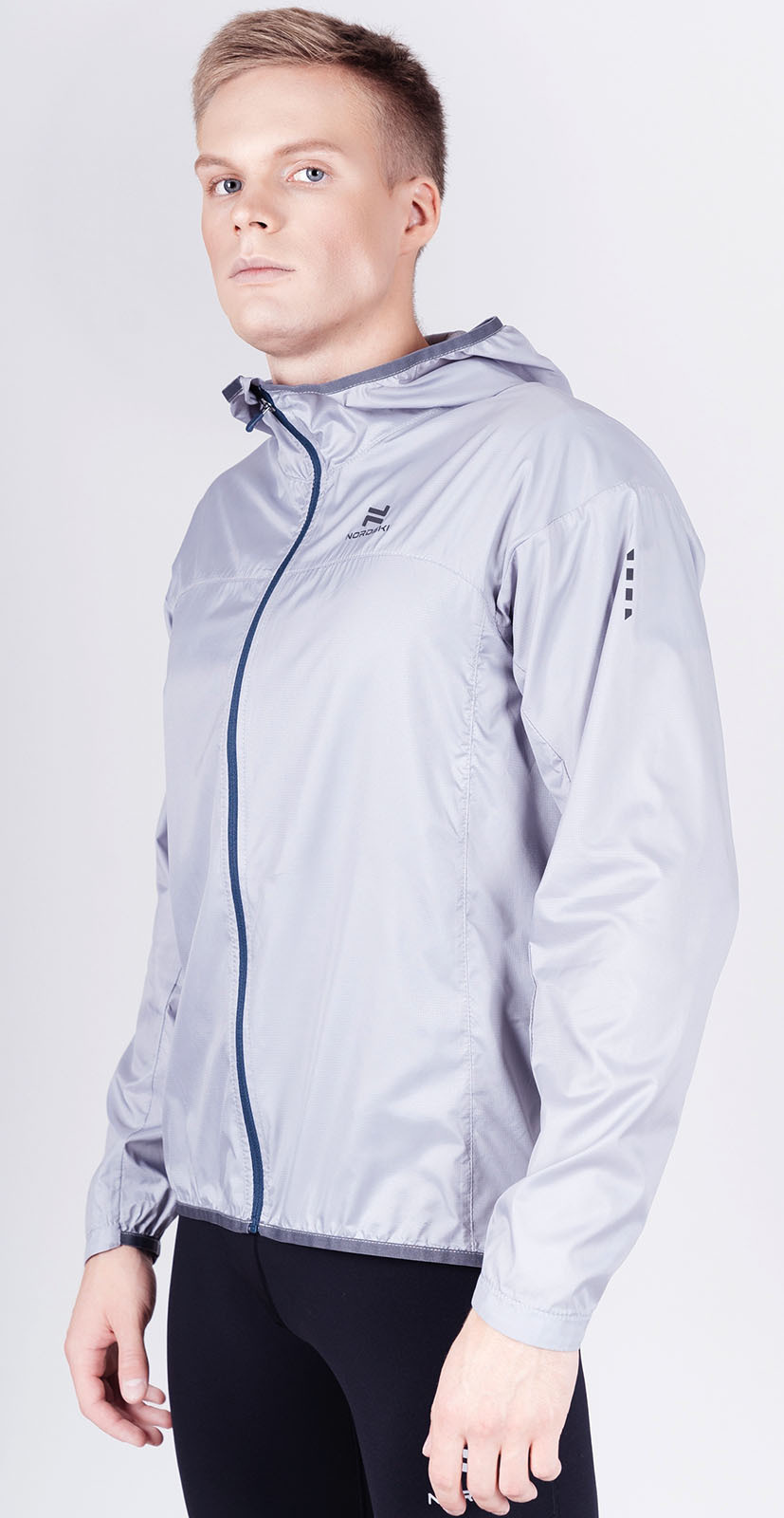 Элитный беговой костюм с капюшоном Nordski Pro Light Grey мужской NSM322201-NSM635100 - SkiRunner.ru