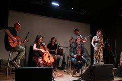 Урок игры на кахоне по скайпу