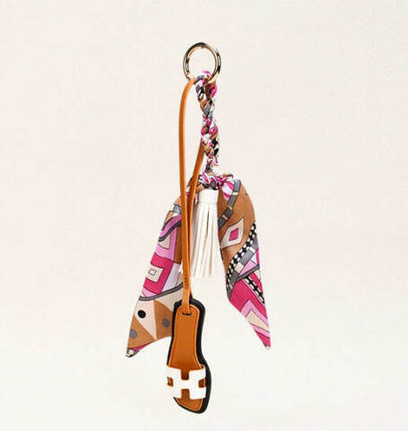 Подвес на сумку (белый) B-39