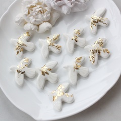 Подвеска фарфоровая Птичка (белый с золотом) 34*42 мм S038