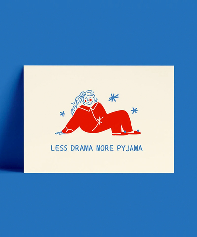 Открытка  Девушка в пижаме