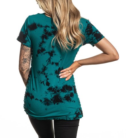 Affliction | Футболка женская SAINT GERMAIN AW21792 спина на модели