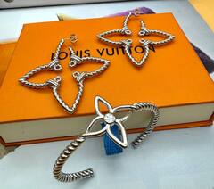 Серьги ЦВЕТОК ажурные style by LV