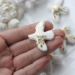 Подвеска фарфоровая Птичка (белый с золотом) 34*42 мм S038