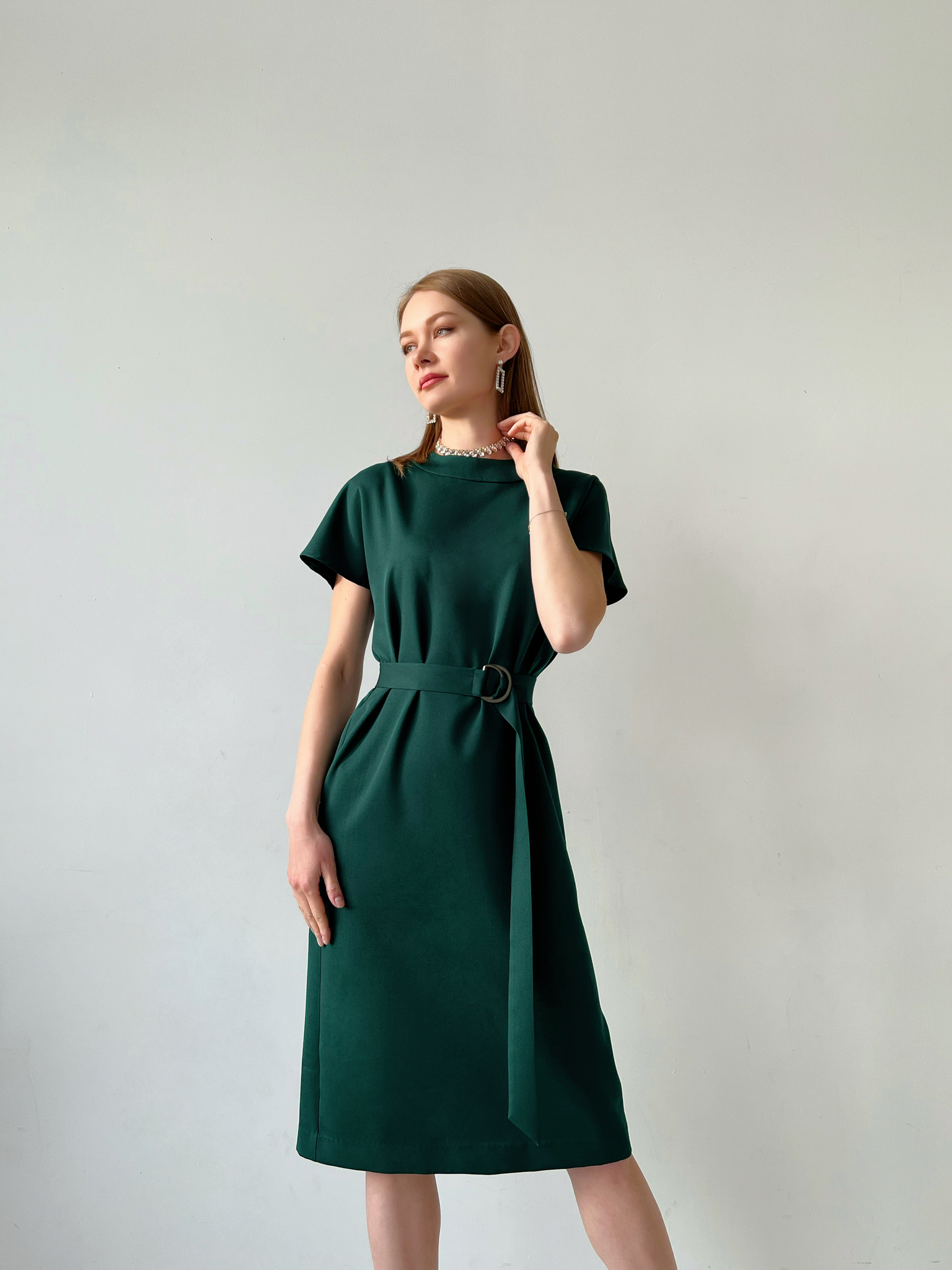 Нарядное платье миди с поясом (т-зеленый)