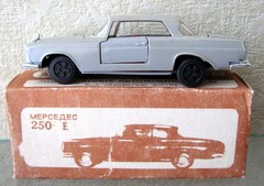 Mercedes-Benz 250 SE #A-19 USSR remake 1:43