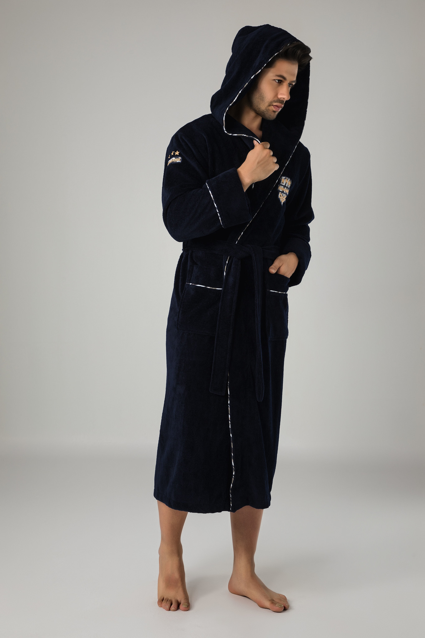 Заказать мужской махровый халат с именной вышивкой серии Comfort с капюшоном в Ростове-на-Дону