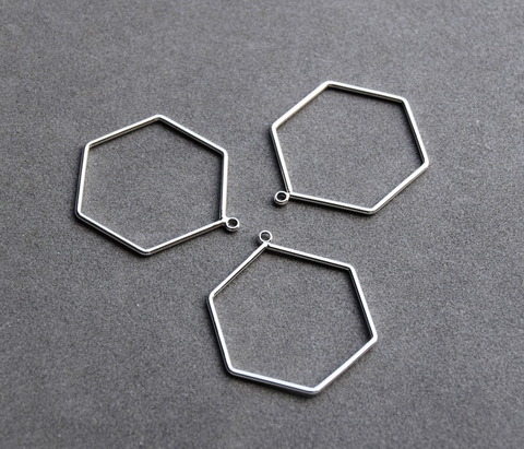 Коннектор-шестиугольник с петелькой 24 мм, покрытие родий