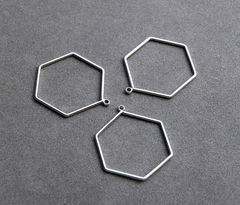 Коннектор-шестиугольник с петелькой 24 мм, покрытие родий