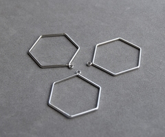 Коннектор-шестиугольник с петелькой 24 мм, покрытие родий