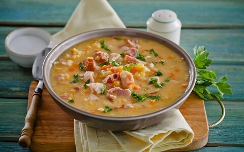 Суп гороховый с копченостями
