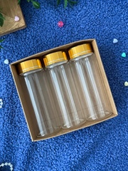 Баночки - бутылочки с золотой крышкой, стеклянные, прозрачные 80 мл, 10*3,7 см, набор 3 штуки.