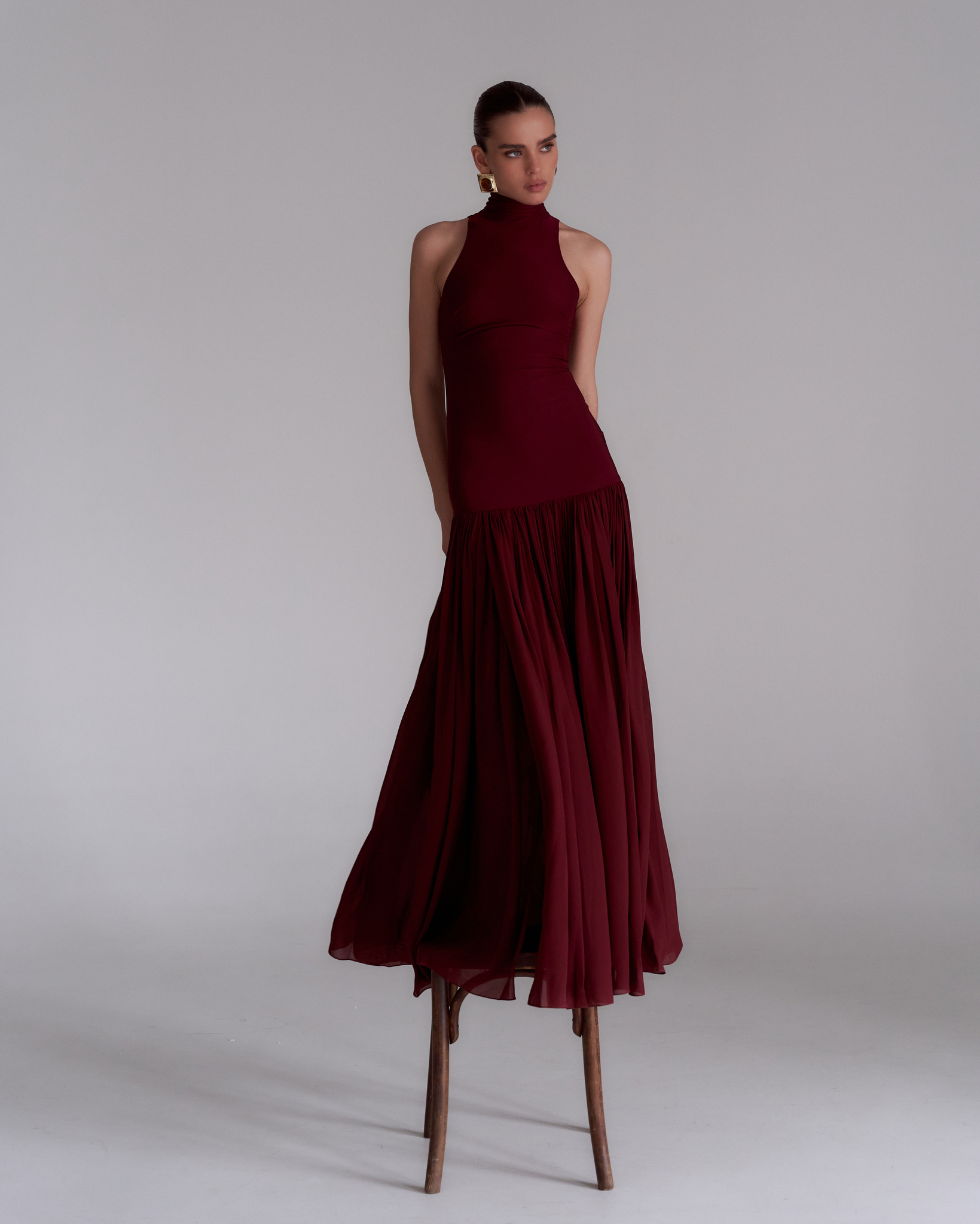 Платье с горлом, бордовое