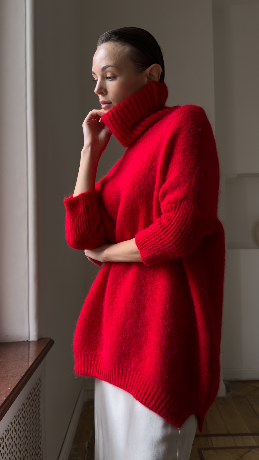 Свитер с коротким рукавом и высоким горлом