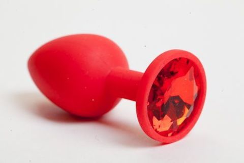 Красная силиконовая анальная пробка с красным стразом - 7,1 см. - 4sexdreaM 47068