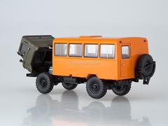 GAZ-66 shift work bus khaki-orange 1:43 Start Scale Models (SSM)