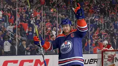 NHL 23 Стандартное издание (диск для PS4, полностью на английском языке)