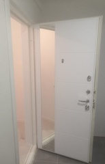 Входная металлическая дверь с зеркалом Бункер B-13 Веллюто верде / зеркало Макси ФЛЗ - 649 Белый софт