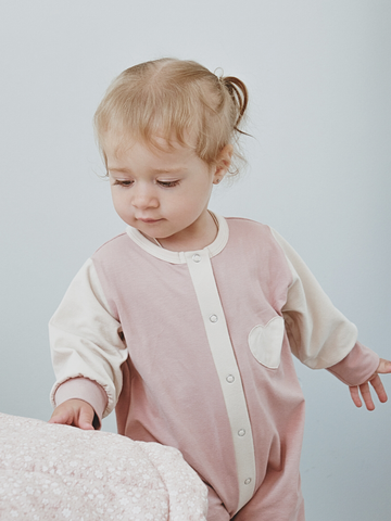 Комбинезон для новорожденного розовый с контрастными деталями