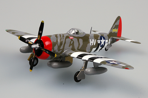 Модель Американский Истребитель бомбардировщик P-47D Trunderbolt масштаб 1:72