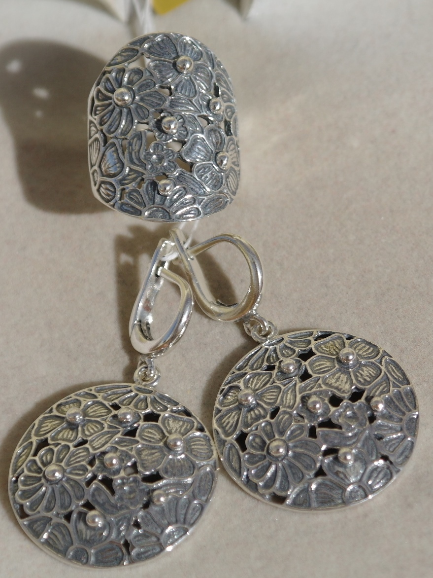 Серебряные комплекты серьги и кольца без камней женские
