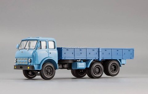 MAZ-516A flatbed truck 1971-1973 blue 1:43 Nash Avtoprom