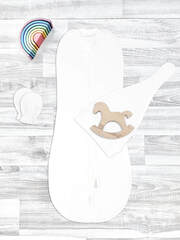 Комплект для новорожденного Mjölk White {пеленальный кокон, шапочка, антицарапки}