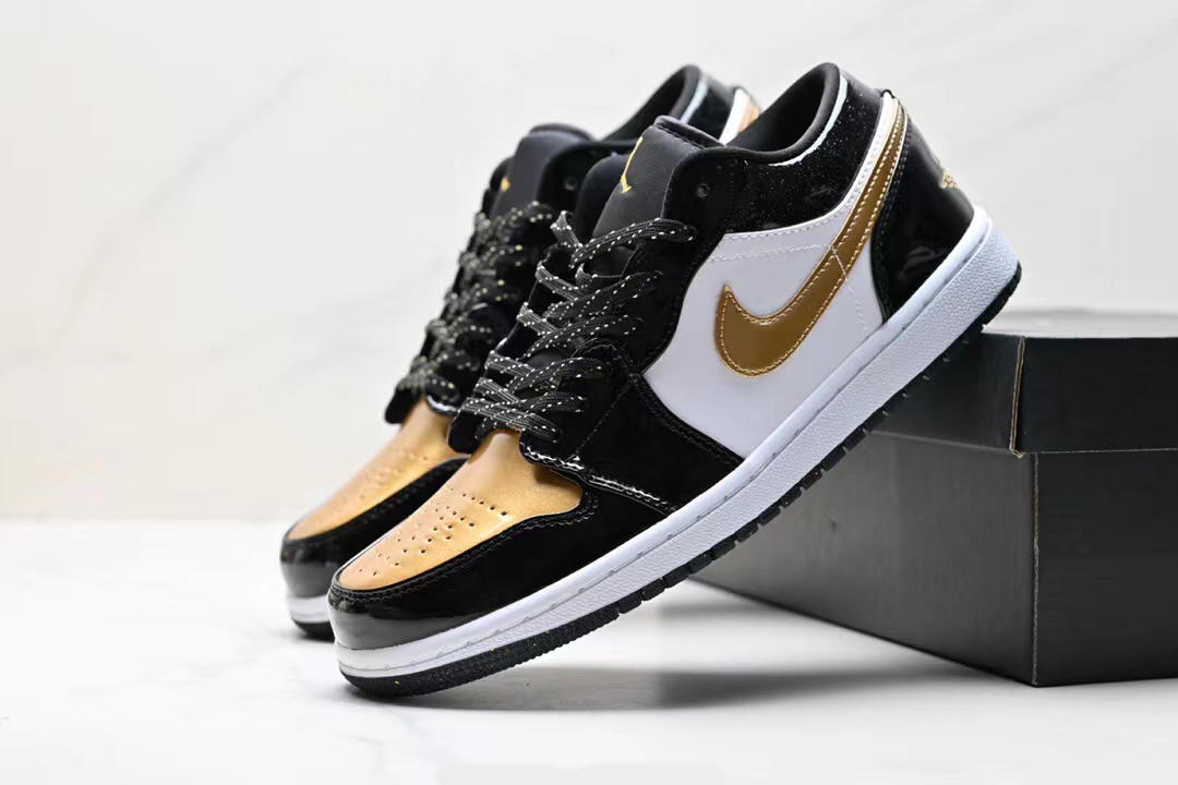 Nike gold toe shop