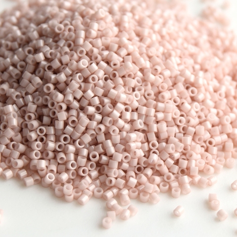 DBS-1495 Бисер цилиндрический Миюки делика 15/0 /Miyuki delica 15/0 Opaque Pink Champagne
