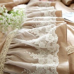 Кружево декоративное, ажурное, белое, для рукоделия, высота 8,5 см., длина 1 метра.