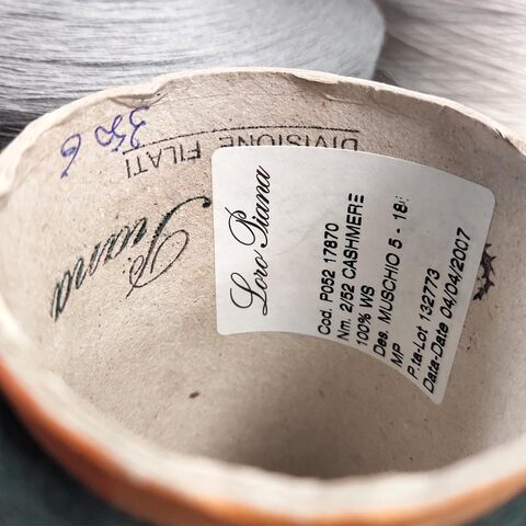 Кашемир гребенной Loro Piana CASHMERE 2/52 серо-зеленый