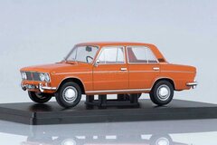 VAZ-2103 Zhiguli Lada 1500 1:24 Legendary Soviet cars Hachette #13