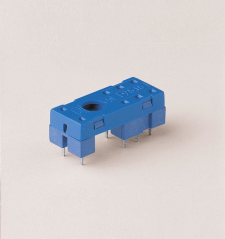 Розетка для монтажа на плате для реле 41.52, 41.61, 41.81; в комплекте пластиковая клипса 095.42; версия: синий цвет