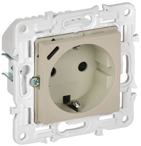 SKANDY Роз. с з/к/ш 16А с USB C 18Вт SK-R17B беж. IEK