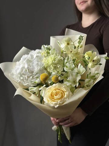 Сборный букет «Нежные объятия»