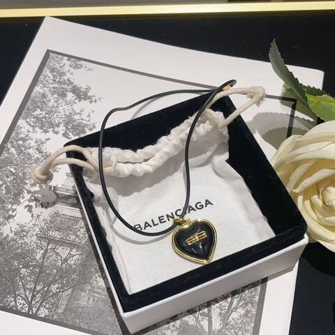 Кулон Balenciaga сердце