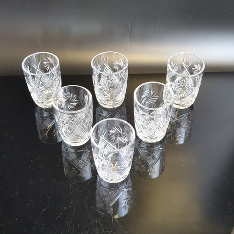 Стопки набор из 6 штук, хрустальные, алмазная грань, геометрический орнамент, 6.5 см, (объём-? мл), винтаж СССР 1970-1990 гг