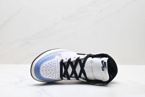 Air Jordan 1 High OG 'Skyline' 