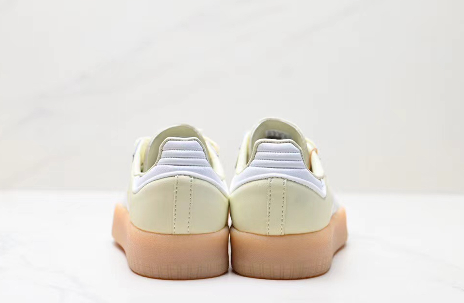 Adidas gum sole white store