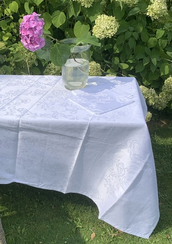 Скатерть 150х220 и 8 салфеток EmilioGatti Aurora белые