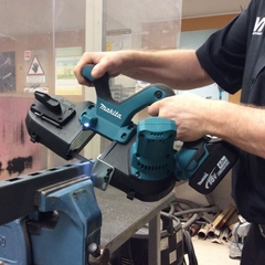 Аккумуляторная ленточная пила Makita DPB181Z