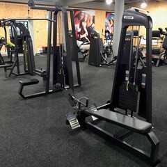 Тяга сверху. Вертикальный блок (Pulldown) DHZ E-3035. Стек 109 кг