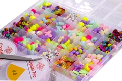 
          Набор для создания украшений-бусины Alingar, 200х190х18мм, "Figurines", 8 вид.бус.,подвес, 2х5.5м леска,ножницы, пинцет, пласт.пенал