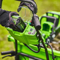 Садовая тележка Greenworks G40GCK4 40V (106 л) самоходная аккумуляторная, с АКБ 4 А/ч и ЗУ